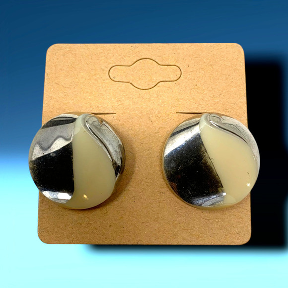 Vintage Art Deco Silver Tone Ivory Acrylic Fur Sweater Dress Shoe Clips Carded - Picture 4 of 4